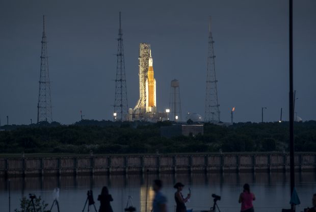 NASA amână pentru a treia oară lansarea misiunii Artemis către Lună, din cauza unei furtuni prognozate în Florida