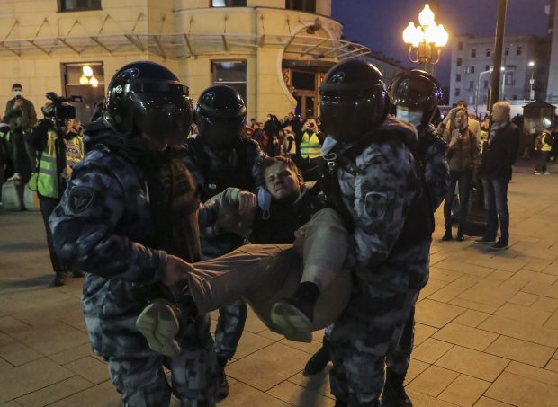 Proteste în Rusia, după ce Putin a anunțat mobilizarea parțială. Manifestanții sunt luați cu forța de poliție – VIDEO