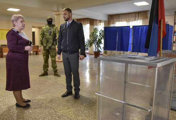 NATO anunță că nu va recunoaște niciodată referendumurile “de fațadă” organizate în regiunile ocupate din Ucraina și nici anexarea Crimeei