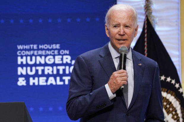 Joe Biden, gafă în timpul unui discurs. A căutat o parlamentară care a murit în august. „Unde e Jackie?”
