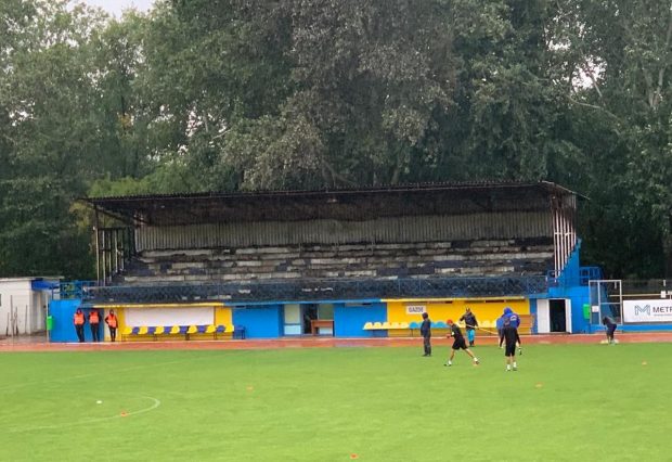 Incendiu provocat de fulger la tribuna oficială a Stadionului Municipal din Slobozia