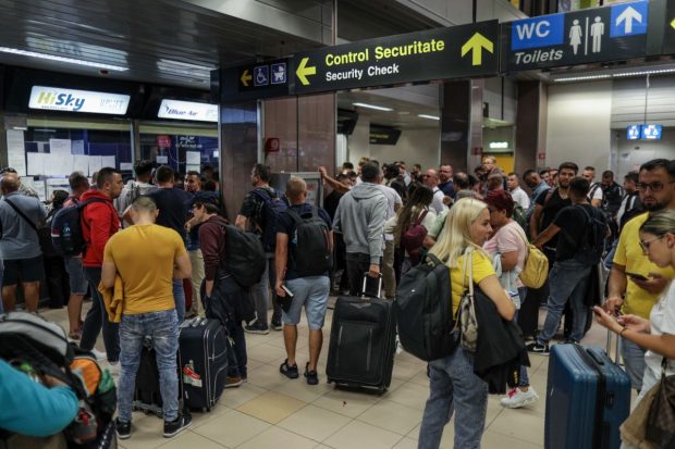 INTERVIU. Sfaturile avocatului Asociației pentru Protecția Pasagerilor pentru clienții Blue Air. Când se prescriu datoriile față de călători