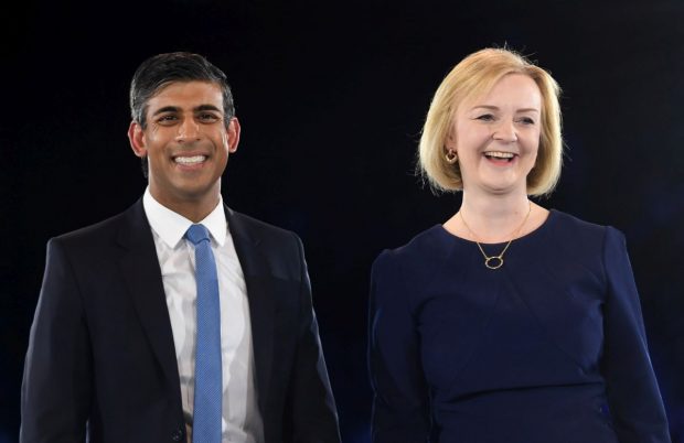 Marea Britanie află azi numele noului premier: Liz Truss, actuala ministră de Externe, este marea favorită