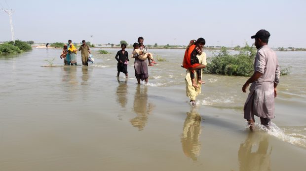 Pakistanul, „încă în pericol” din cauza inundațiilor. Va dura șase luni până se vor retrage apele, estimează autoritățile