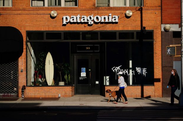 Miliardarul din spatele Patagonia, faimosul brand de haine sportive, își donează întreaga companie „pentru a salva planeta”
