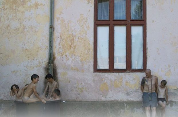Filmul despre pedofilie cu actori copii români, retras de la Toronto. Regizorul, acuzat că i-a exploatat pe copii