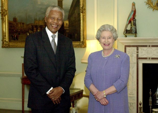 Remarca lui Nelson Mandela care a făcut-o pe Regina Elisabeta a II-a să izbucnească în râs, la una din întâlnirile lor