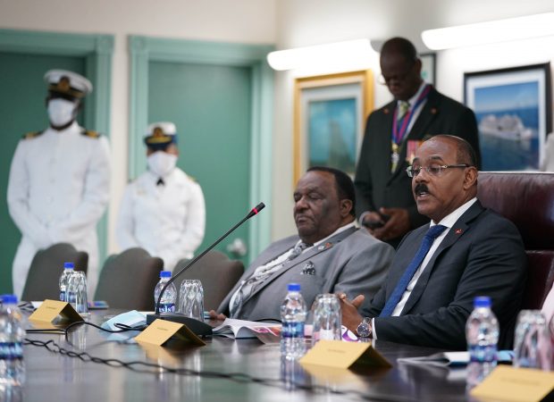 Antigua şi Barbuda anunță un referendum pentru renunțarea la monarhie, după moartea Reginei Elisabeta a II-a