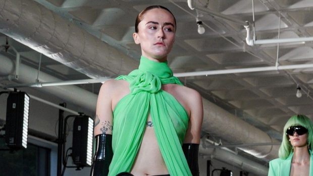 Cum a defilat fiica vitregă a Kamalei Harris la Săptămâna Modei de la New York