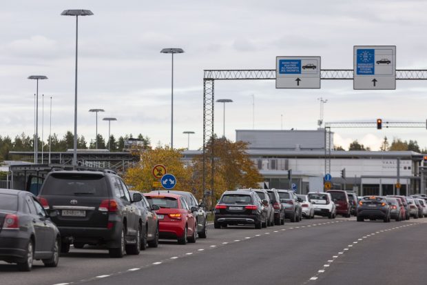 Finlanda limitează drastic intrarea rușilor pe teritoriul său, în plin aflux de persoane care fug de încorporare