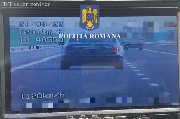 Un şofer ce se deplasa cu viteza de 231 kilometri / oră, oprit de polițiști pe Drumul Expres 12. Bărbatul a rămas fără permis