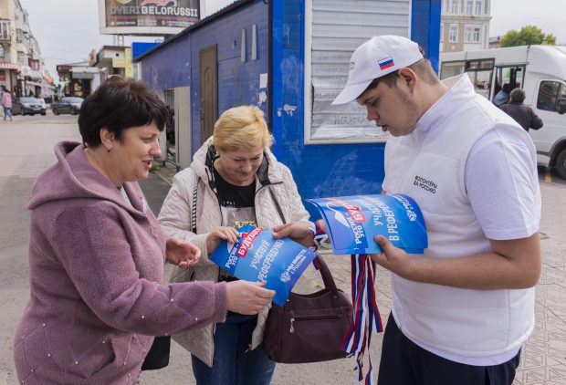 În teritoriile ucrainene ocupate de forțele Moscovei încep astăzi referendumurile pentru anexarea la Rusia