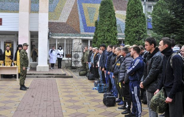 O țară a pus la bătaie 25 de milioane de euro ca să-și aducă urgent conaționalii acasă din Rusia, deși mulți nu sunt cetățenii ei. ”Nu vom economisi nici o resursă”