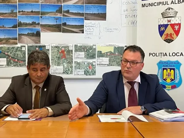 Polițiștii locali din Alba Iulia vor fi duși la cursuri de vorbit în public. Unora le este frică să vorbească cu cetățenii