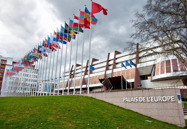 Consiliul Europei cere României să oblige partidele să facă publice contractele cu presa. La ce capitole am fost lăudați