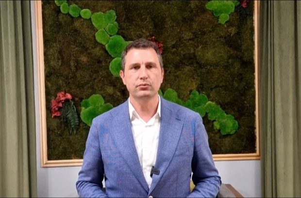 Tanczos Barna, în scandalul Blue Air: Blocarea conturilor nu justifică suspendarea zborurilor. Cer să reia zborurile imediat