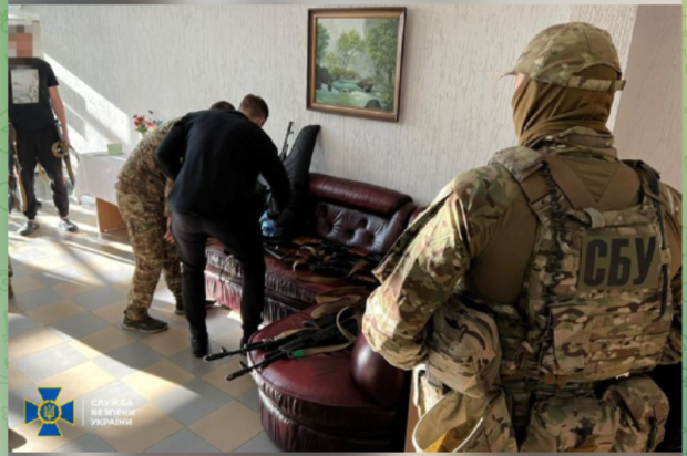 Un român și trei ruși, care aveau și cetățenie ucraineană, sunt anchetați pentru contrabandă cu armament în Ucraina