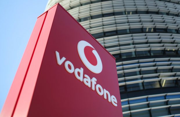 Vodafone dă afară 11.000 de angajați. Șefa companiei spune că grupul „nu este îndeajuns de bun”