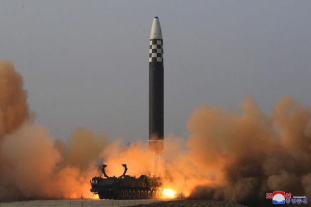 Phenianul a lansat două rachete balistice în Marea Japoniei, la scurt timp după plecarea Kamalei Harris din Coreea de Sud