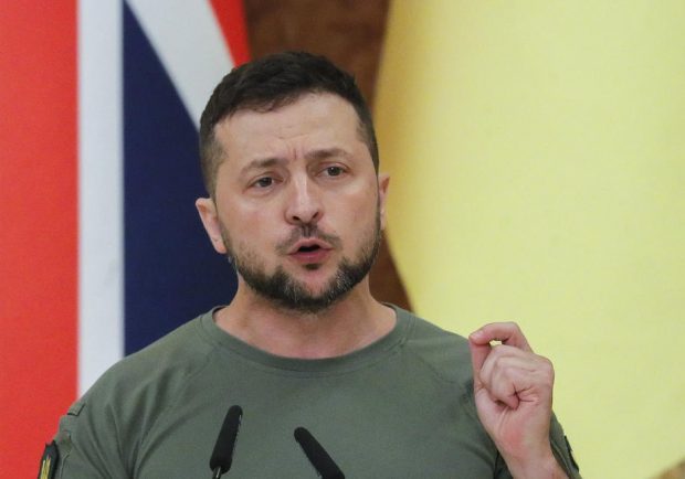 Volodimir Zelenski, mesaj pentru soldații ruși: „Dacă vrei să trăieşti, fugi. Dacă vrei să trăieşti, predă-te”