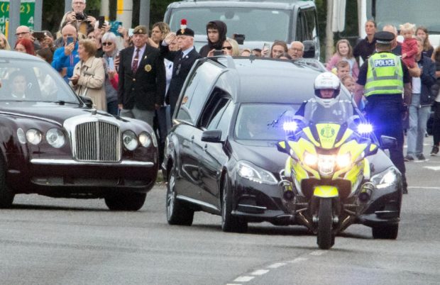 Sicriul reginei Elisabeta a II-a a ajuns în Edinburgh, prima oprire în călătoria finală spre Londra