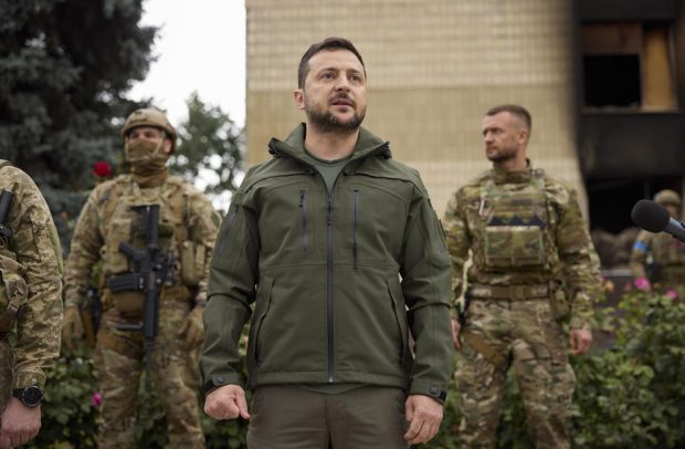 Volodimir Zelenski a fost implicat într-un accident rutier. Președintele Ucrainei, examinat de medici