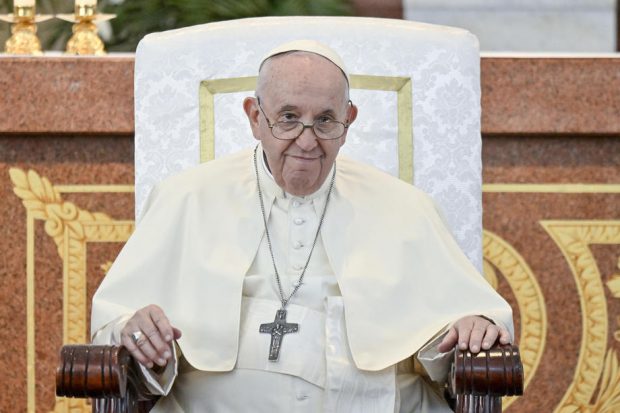 Papa Francisc denunță sălbăticia, monstruozităţile și cadavrele torturate din Ucraina