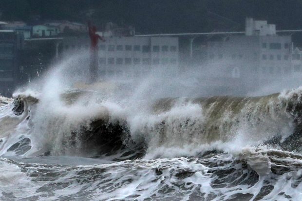 Zonele de coastă din Filipine sunt evacuate în timp ce Taifunul Noru se apropie de insulă