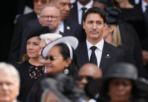 Justin Trudeau, criticat după ce a fost filmat cântând „Bohemian Rhapsody”, într-un hotel din Londra, în timpul doliului național