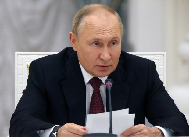 Vladimir Putin se va adresa poporului rus în această seară, după ce separatiștii din patru regiuni ucrainene au anunțat referendumuri pentru alipirea la Rusia