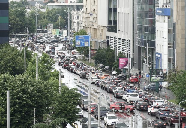 Bucureștenii petrec aproape cinci zile în trafic, în fiecare an. Capitala nu e întrecută de prea multe orașe în topul aglomerației