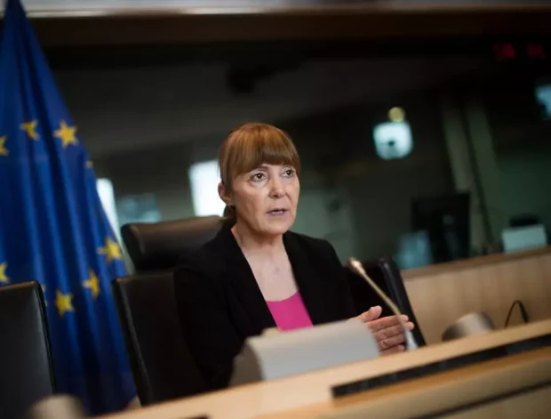 Monica Macovei l-a dat în judecată pe procurorul care anchetează accidentul în care a fost implicată în octombrie