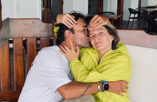 Imaginea cu Adela Popescu și soțul ei, Radu Vâlcan, înainte ca acesta să plece de acasă. „Sunt multe de spus”