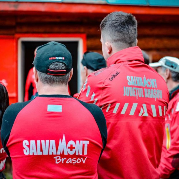 Cetăţean ucrainean, rămas blocat în Munţii Făgăraş, salvat de salvamontişti