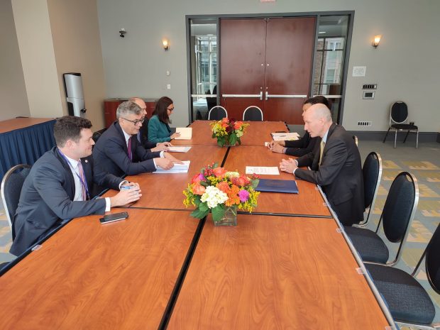Virgil Popescu anunţă că americanii analizează posibilitatea implicării în finanţarea reactoarelor 3 şi 4 de la Cernavodă