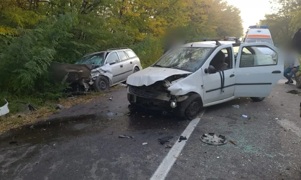 Un mort și șapte răniți în urma unui accident rutier cu două mașini și o căruță, în Dolj
