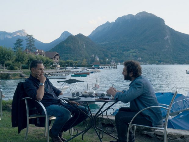 Recomandare. O anchetă jurnalistică explozivă ajunge în sălile de film din România