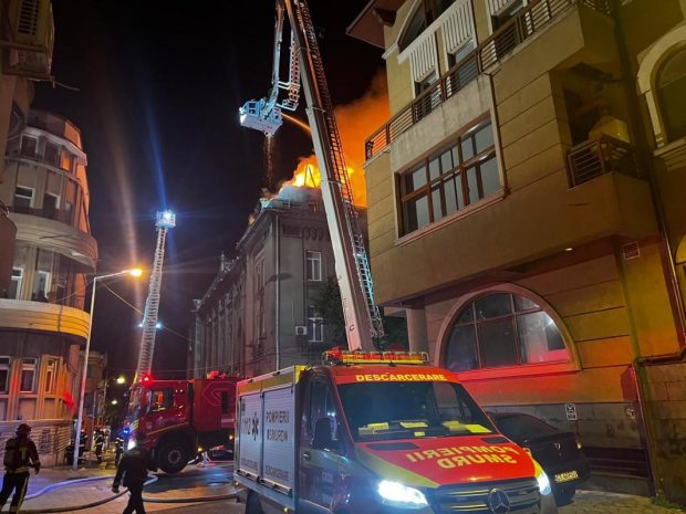 Dosar penal pentru distrugere în cazul incendiului de la Arhiepiscopia Tomisului din Constanța