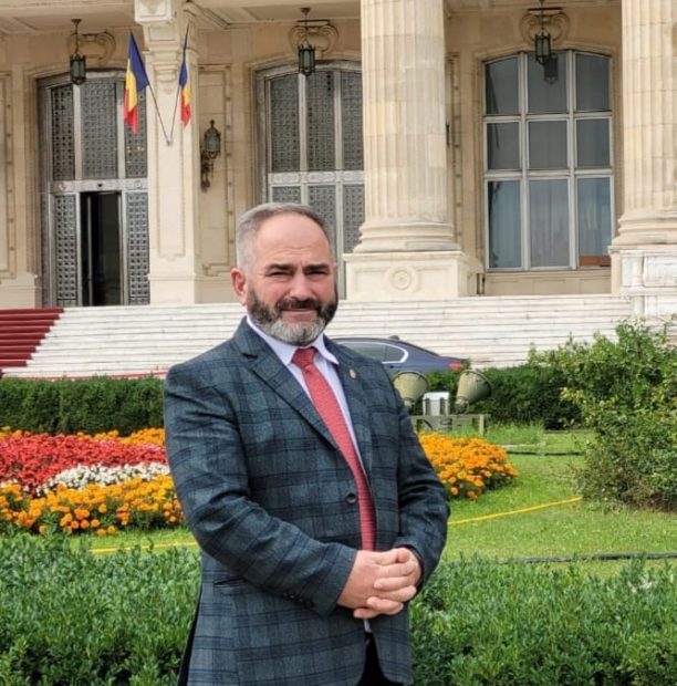 Anchetă a Parchetului General în cazul deputatului Bălășoiu. Un dosar vizează comiterea de act sexual cu un minor, iar al doilea pentru viol, în urma unei plângeri împotriva acestuia