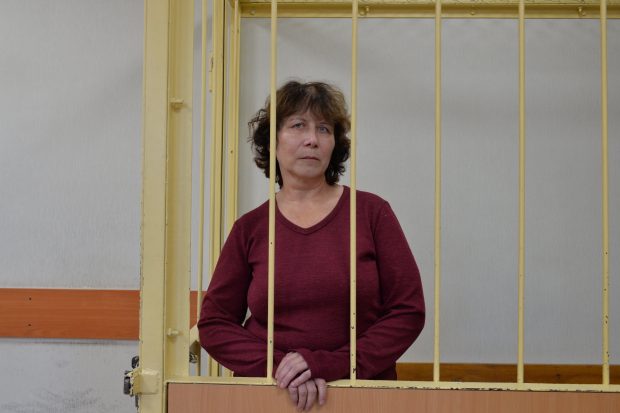 Ce pedeapsă a primit pensionara reținută după ce lăsat un bilet pe mormântul părinților lui Putin, cu mesajul „ați crescut un maniac și un criminal”