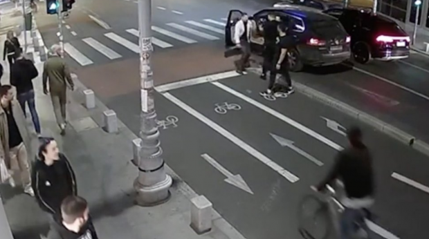 „Bodyguardul lui Dumnezeu”, reţinut după ce a pălmuit un şofer în trafic și l-a amenințat cu maceta. Ce alte infracțiuni a mai comis