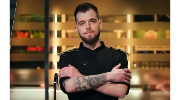 Cătălin Boroica, bucătarul de 26 de ani din Alba Iulia, merge mai departe la Chefi la cuțite. A fost ales în echipa Scărlătescu