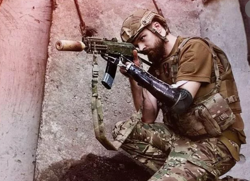 Locotenent din Regimentul Azov, eliberat după schimbul de prizonieri de luna trecută: „Rușii mi-au confiscat proteza de mână”