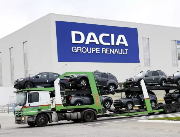 Chinezii vin oficial la Dacia: Renault anunță crearea unei companii comune cu grupul Geely pentru producția de motoare