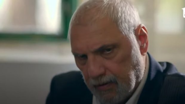 Ultima apariție într-un serial a actorului Doru Ana. Personajul său a avut un destin tragic în „Adela”, producția de la Antena 1