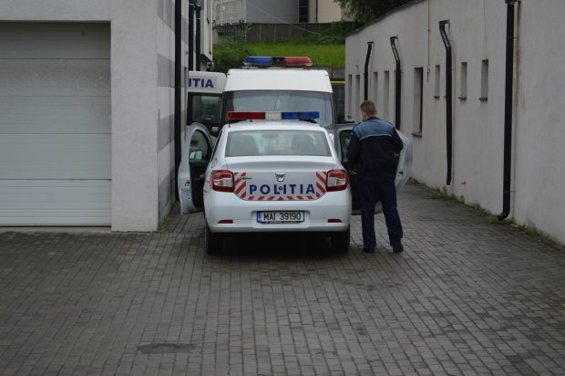 Un băiat de 16 ani din Galați a violat și a ucis o femeie de 78 de ani dintr-un sat din Vaslui. După ce a lăsat victima inconștientă, și-a alertat rudele să o salveze