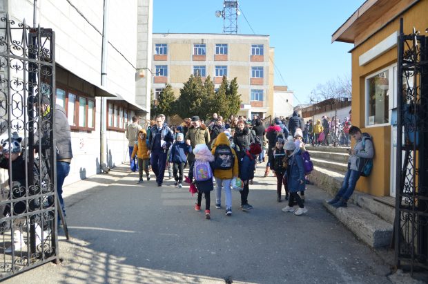 A scăzut numărul elevilor din Craiova care vor primi bursă