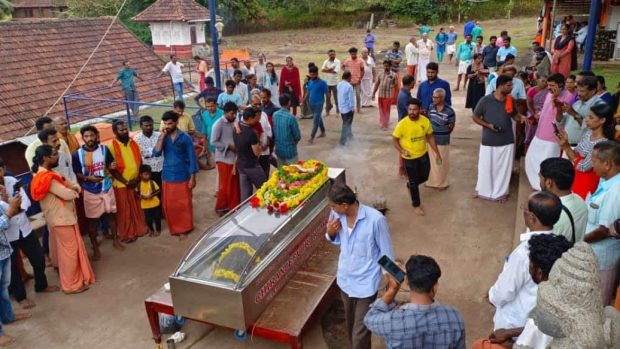 Funeralii organizate în India pentru un crocodil „vegetarian”: „Babia, animalul lui Dumnezeu”