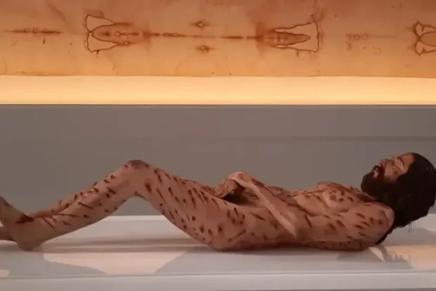 Cum arată Isus Cristos. O prima sculptură hiperrealistă a fost expusă într-o catedrală catolică din Spania. Este făcută din latex, silicon și păr uman