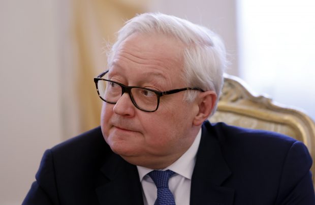 ”Sperăm să realizeze pericolul”. Rusia amenință că va răspunde la implicarea Occidentului în Ucraina
